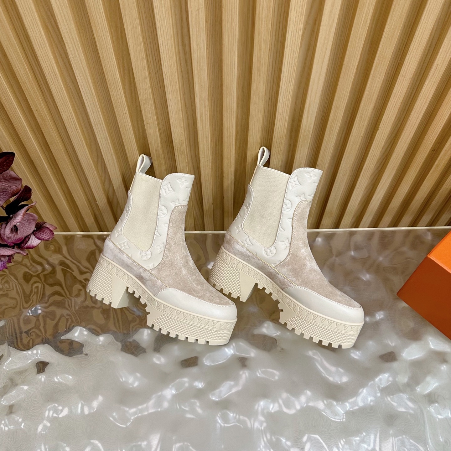 Women's Luxury Monogram Platform Chelsea Ankle Boots - Cream