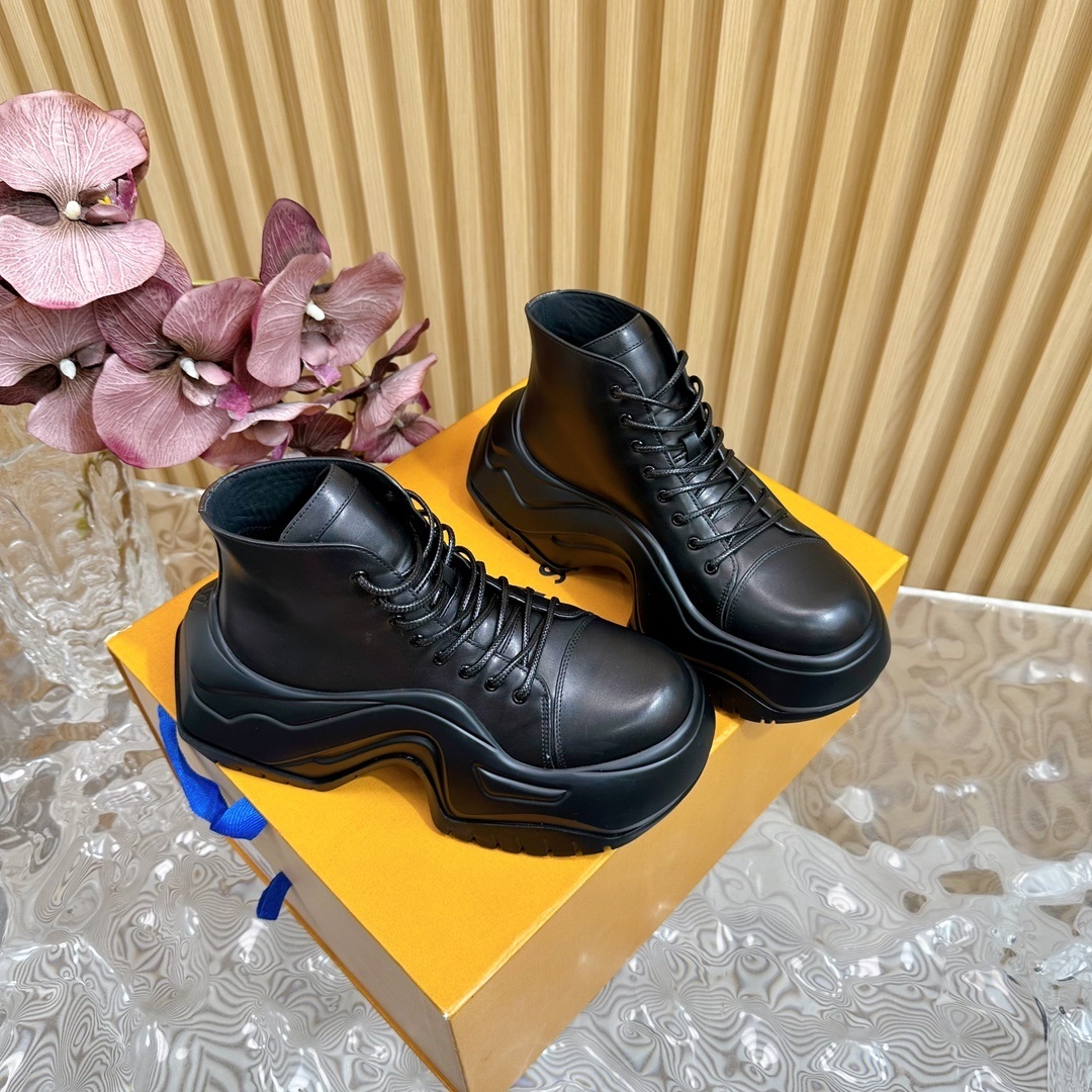 Women’s Black Leather Chunky Platform Ankle Boots – Wavy Sole