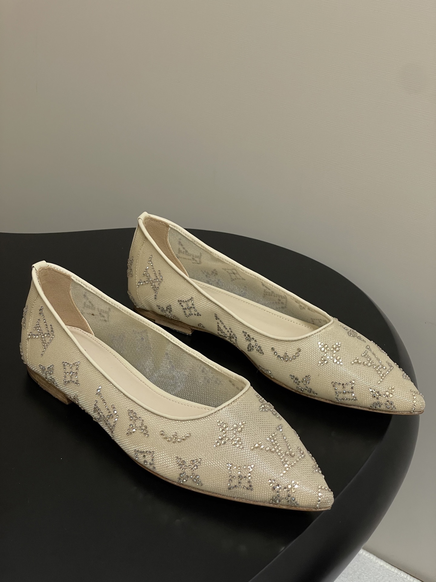 Luxury Rhinestone Mesh Pointed Toe Ballerina Flats – Beige