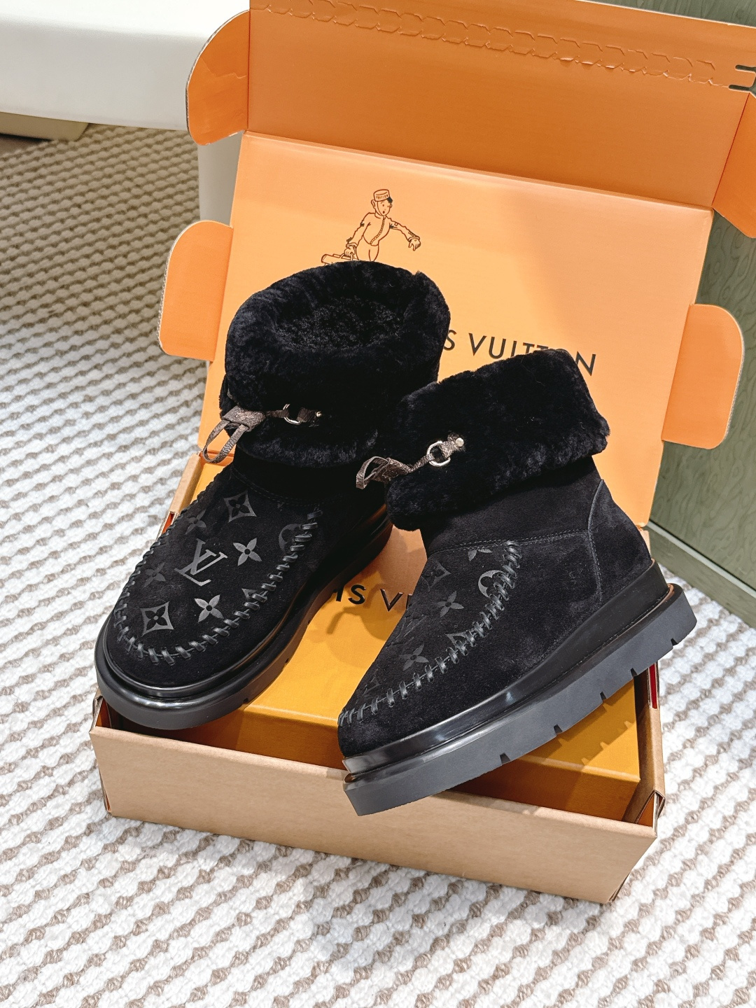 Luxury Monogrammed Black Shearling Winter Boots for Women