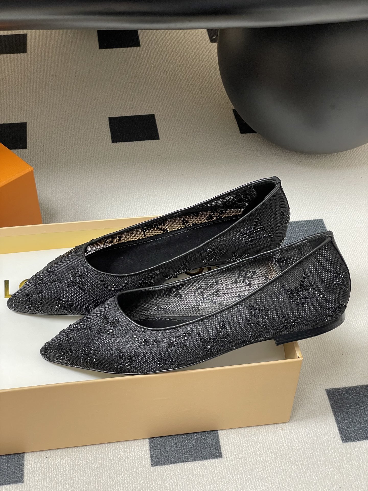 Elegant Black Crystal Embellished Pointed Toe Mesh Flats