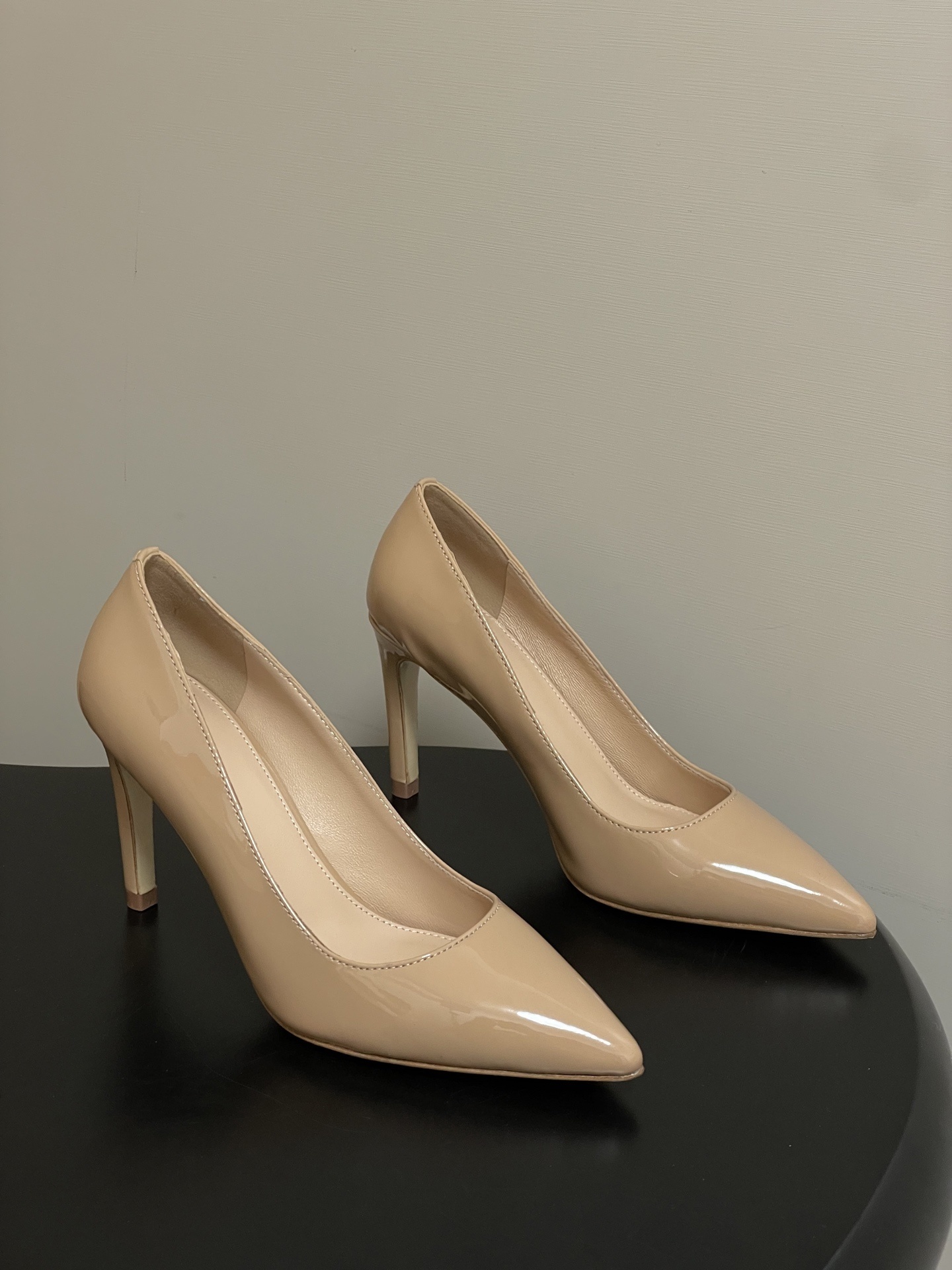 Elegant Nude Patent Leather Pointed-Toe Pumps – Classic High Heels
