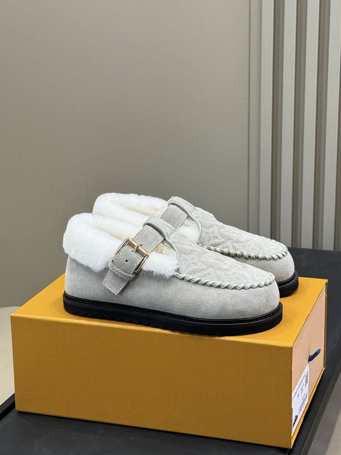 Women’s Designer Style Suede Loafers – Faux Fur Lined Moccasins