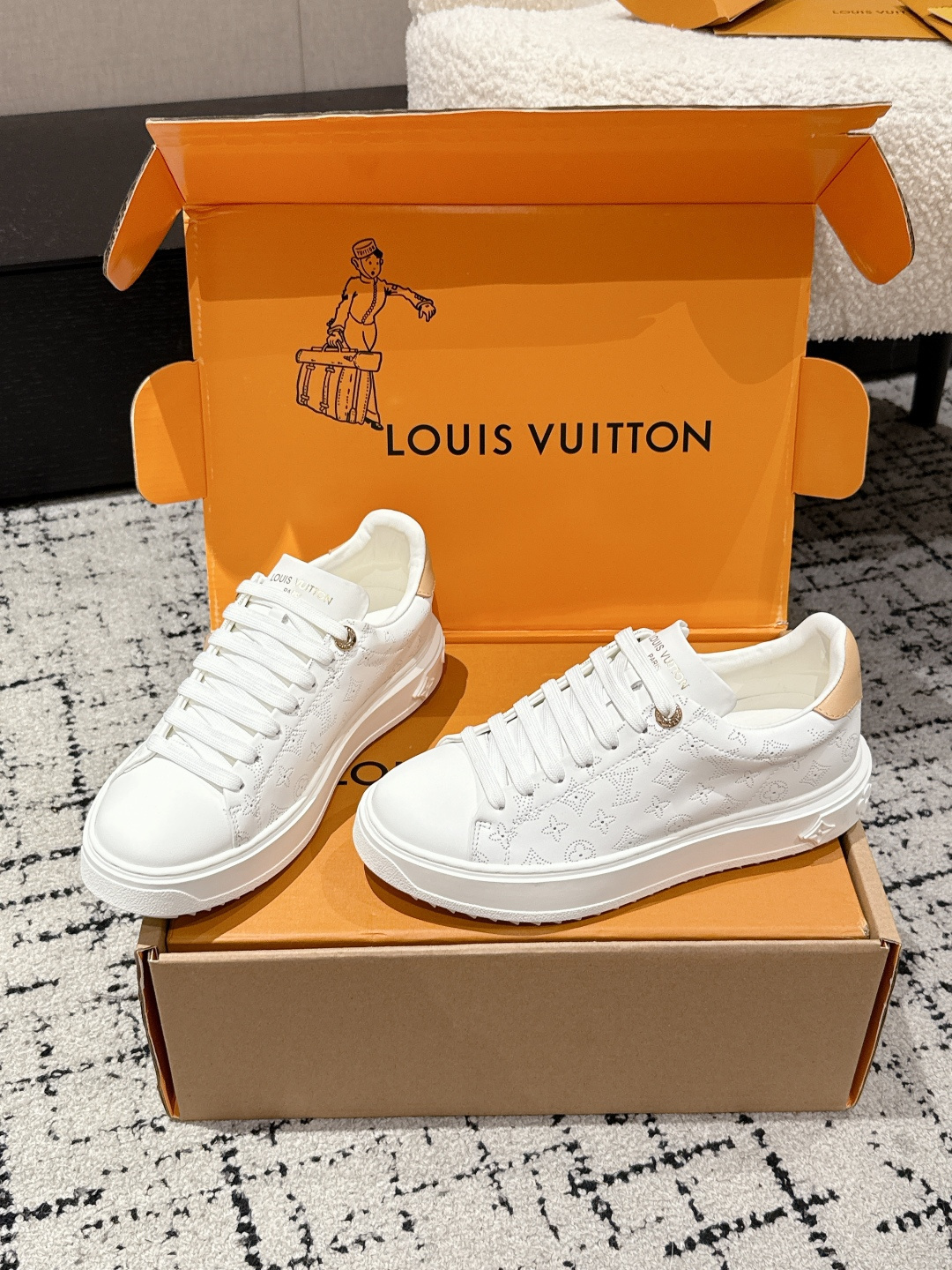 Louis Vuitton Women's White Monogram Leather Sneakers