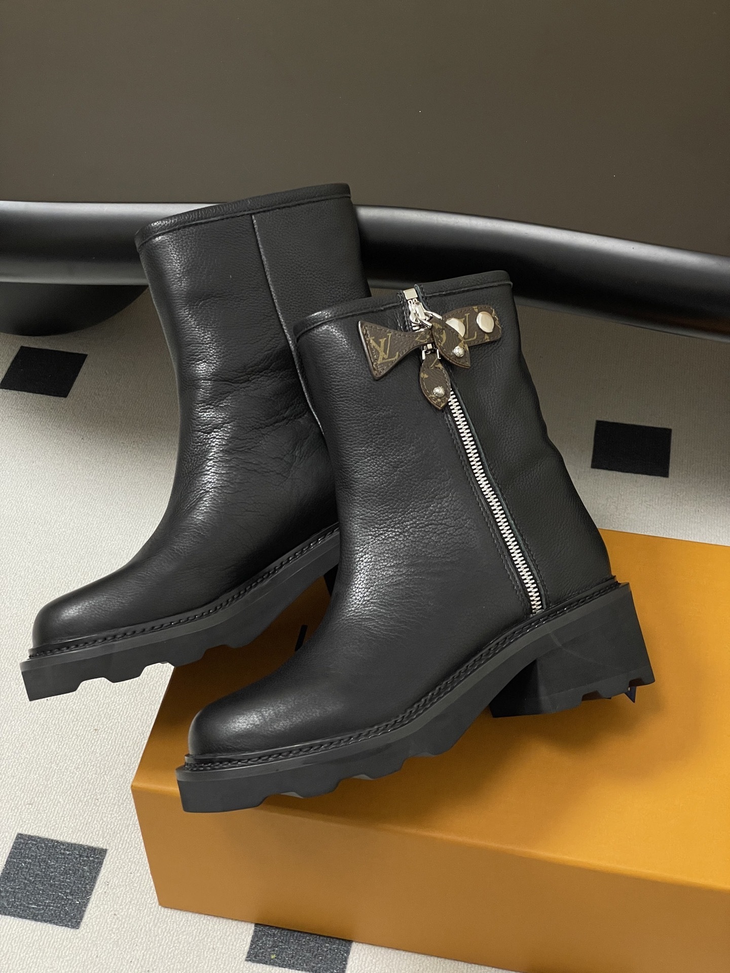 Louis Vuitton Black Grained Leather Discovery Ankle Boots