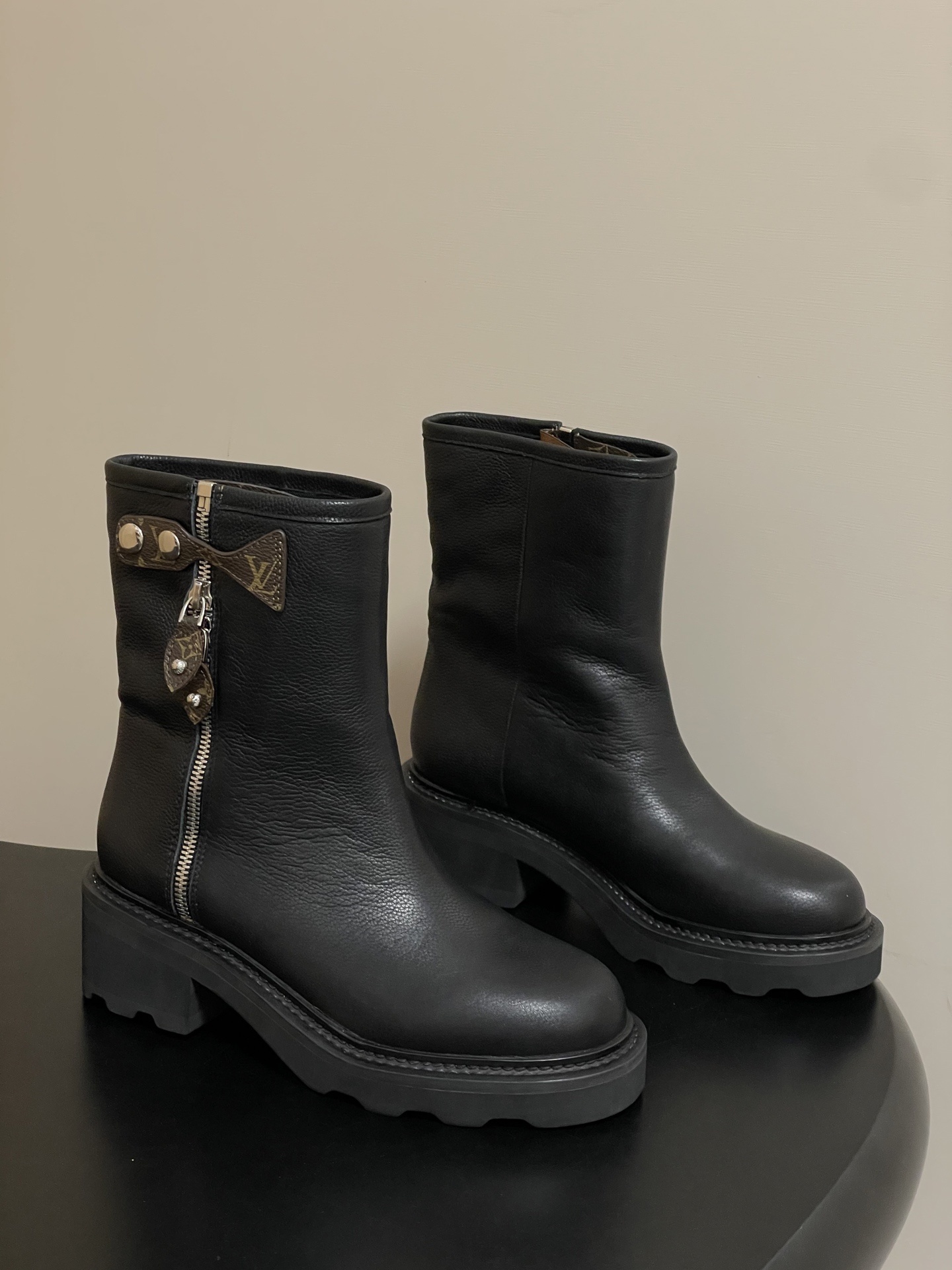 Louis Vuitton Black Grained Leather Discovery Ankle Boots