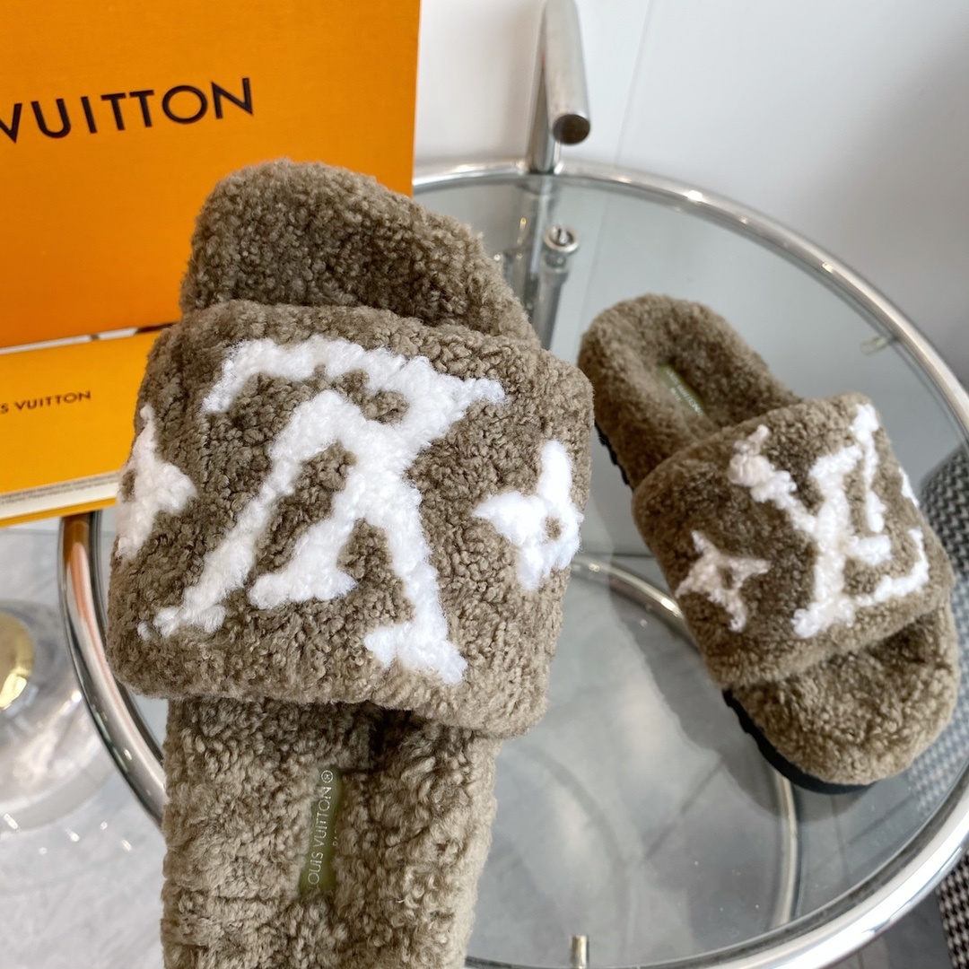 Louis Vuitton Homey Flat Mules - Luxury Shearling LV Slides