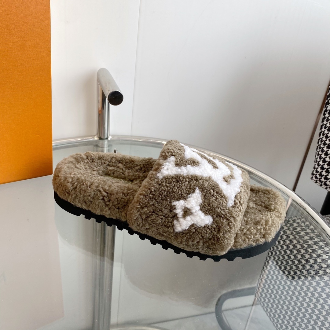 Louis Vuitton Homey Flat Mules - Luxury Shearling LV Slides