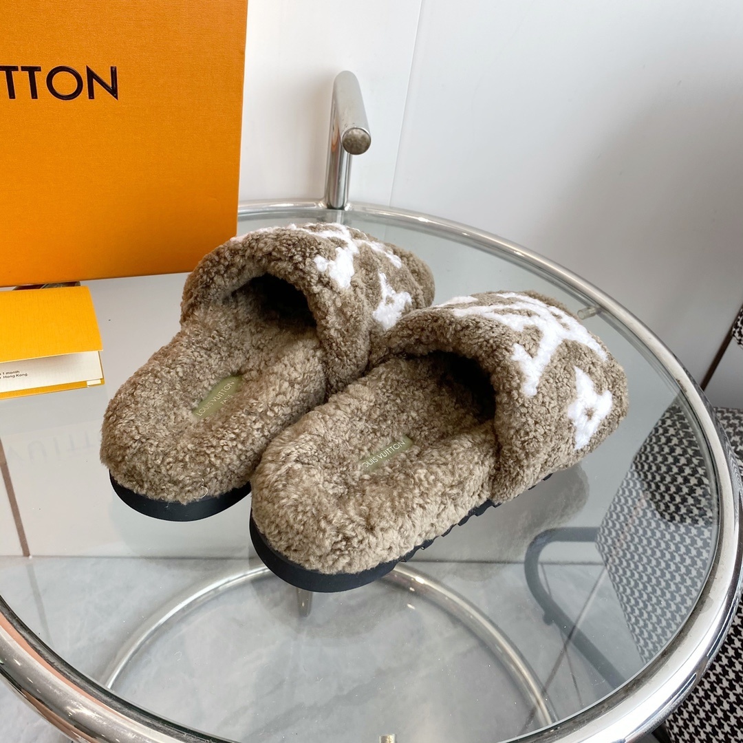 Louis Vuitton Homey Flat Mules - Luxury Shearling LV Slides