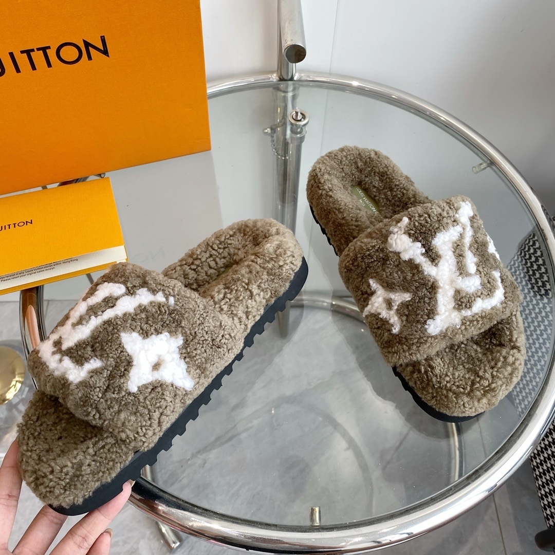 Louis Vuitton Homey Flat Mules - Luxury Shearling LV Slides