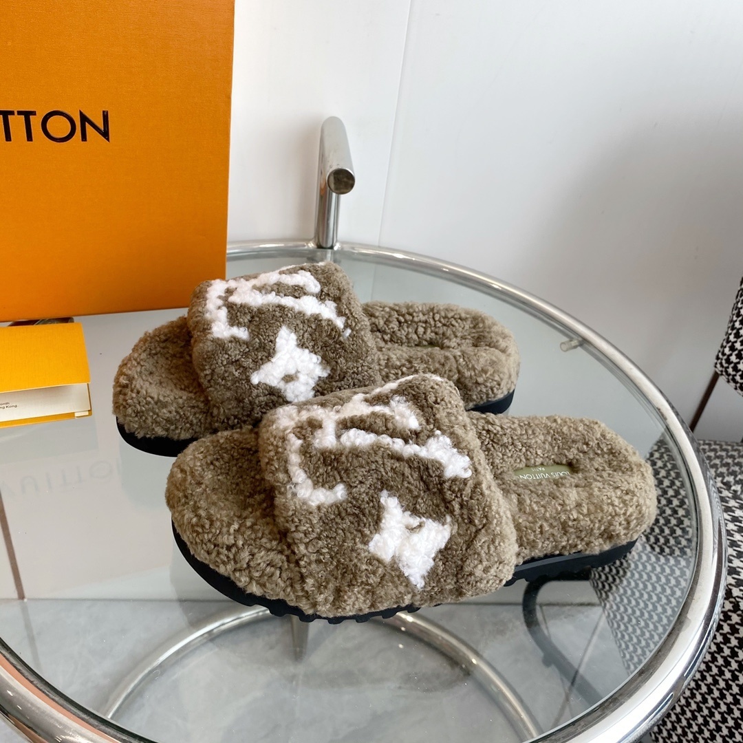 Louis Vuitton Homey Flat Mules - Luxury Shearling LV Slides