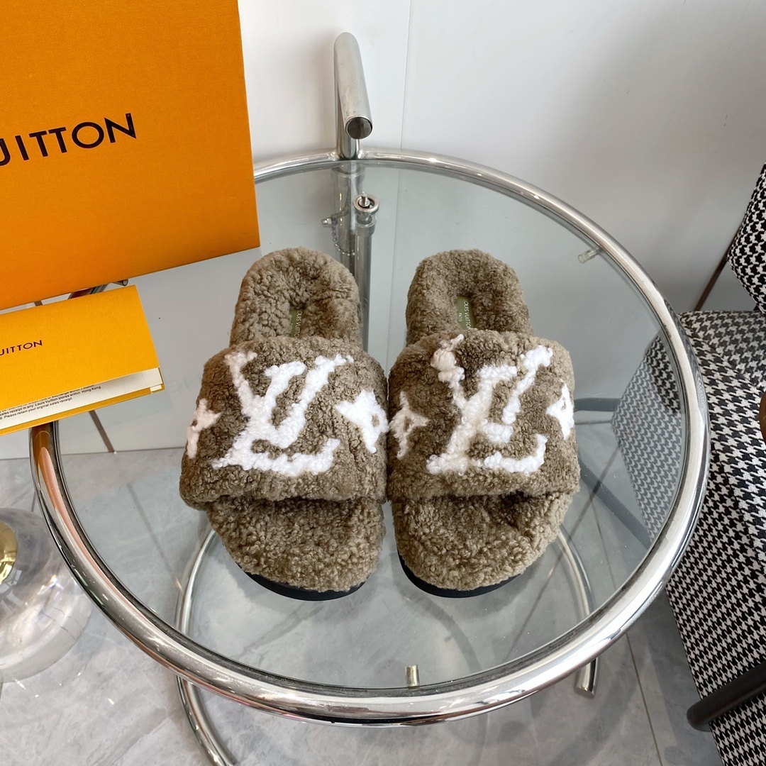 Louis Vuitton Homey Flat Mules – Luxury Shearling LV Slides