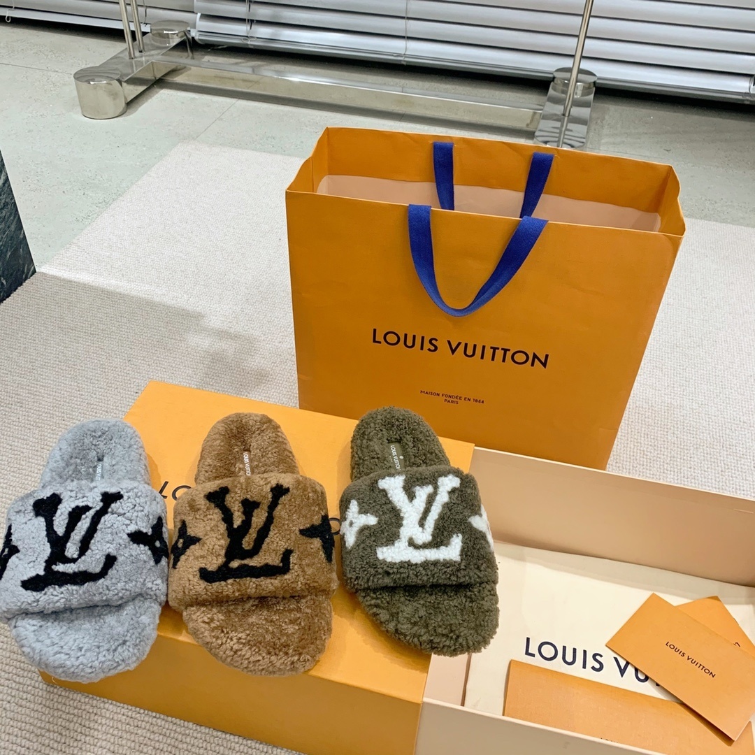 Louis Vuitton Grey Monogram Shearling Pool Pillow Comfort Sandals