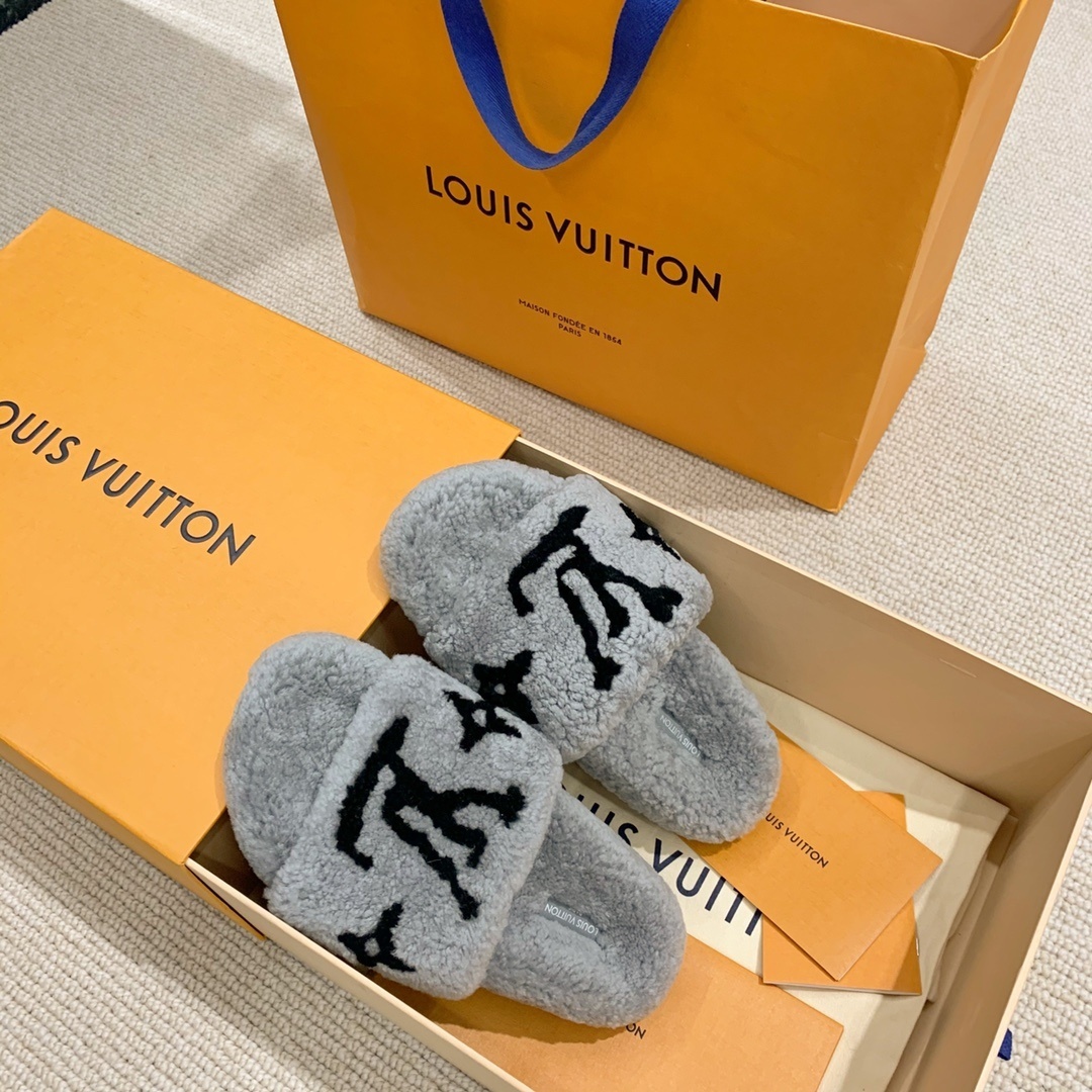 Louis Vuitton Grey Monogram Shearling Pool Pillow Comfort Sandals