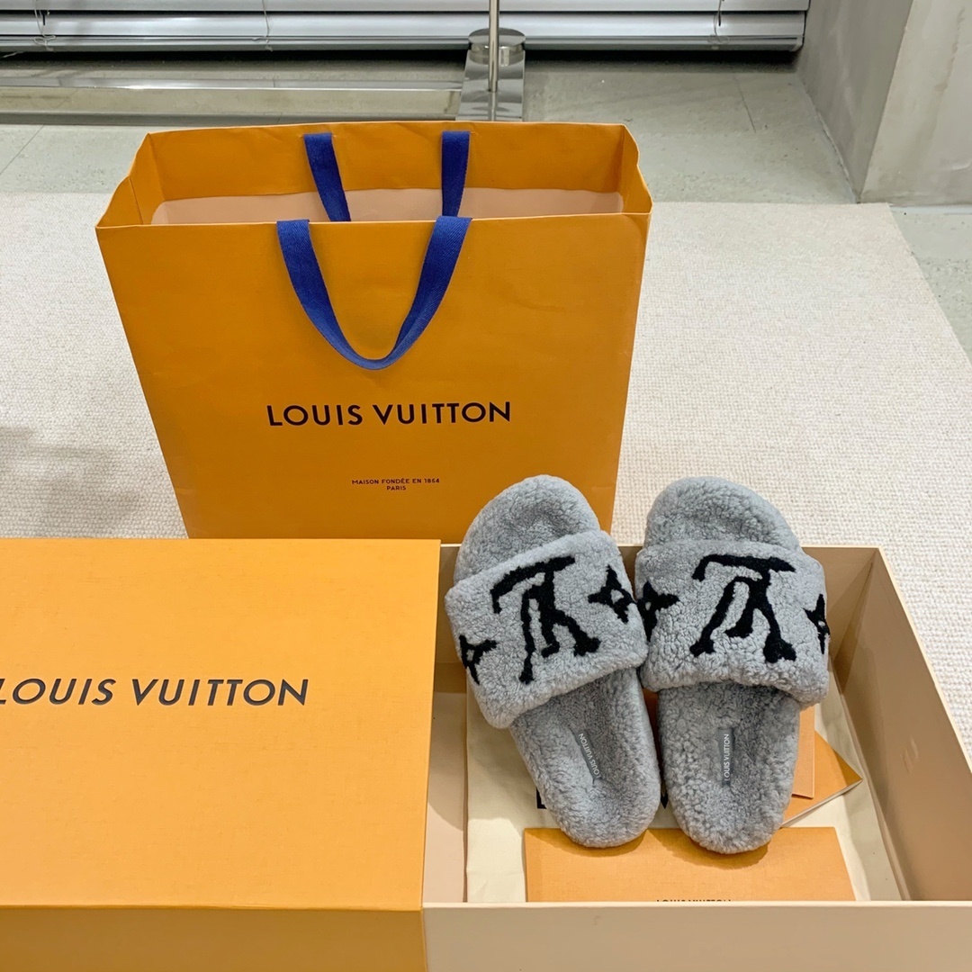 Louis Vuitton Grey Monogram Shearling Pool Pillow Comfort Sandals