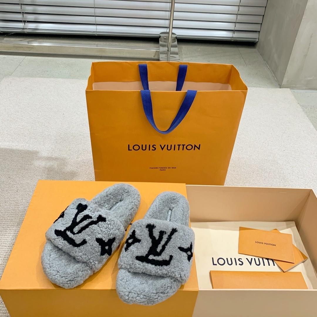 Louis Vuitton Grey Monogram Shearling Pool Pillow Comfort Sandals