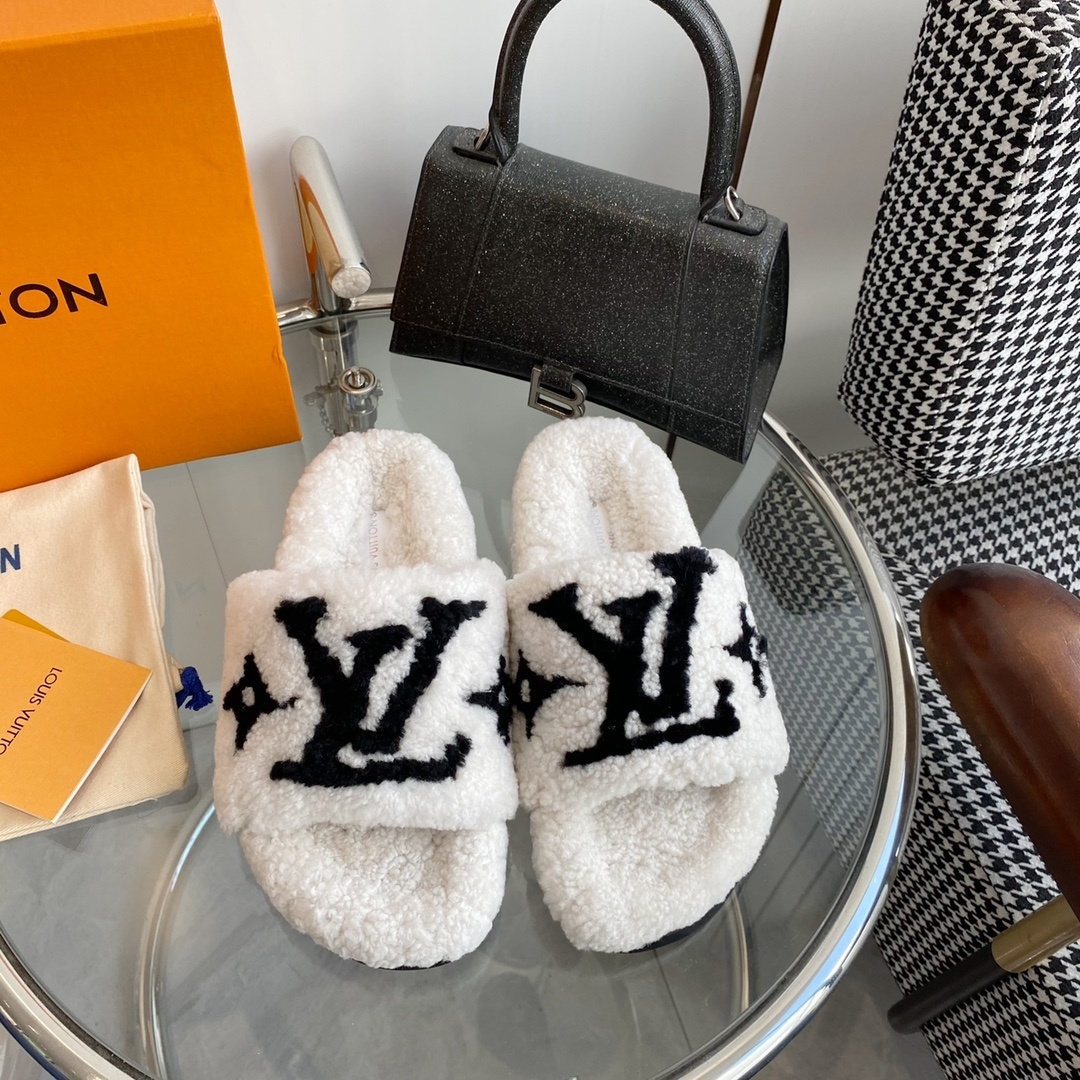 Luxury Women’s Faux Fur Monogram Slippers – Cozy White Slides