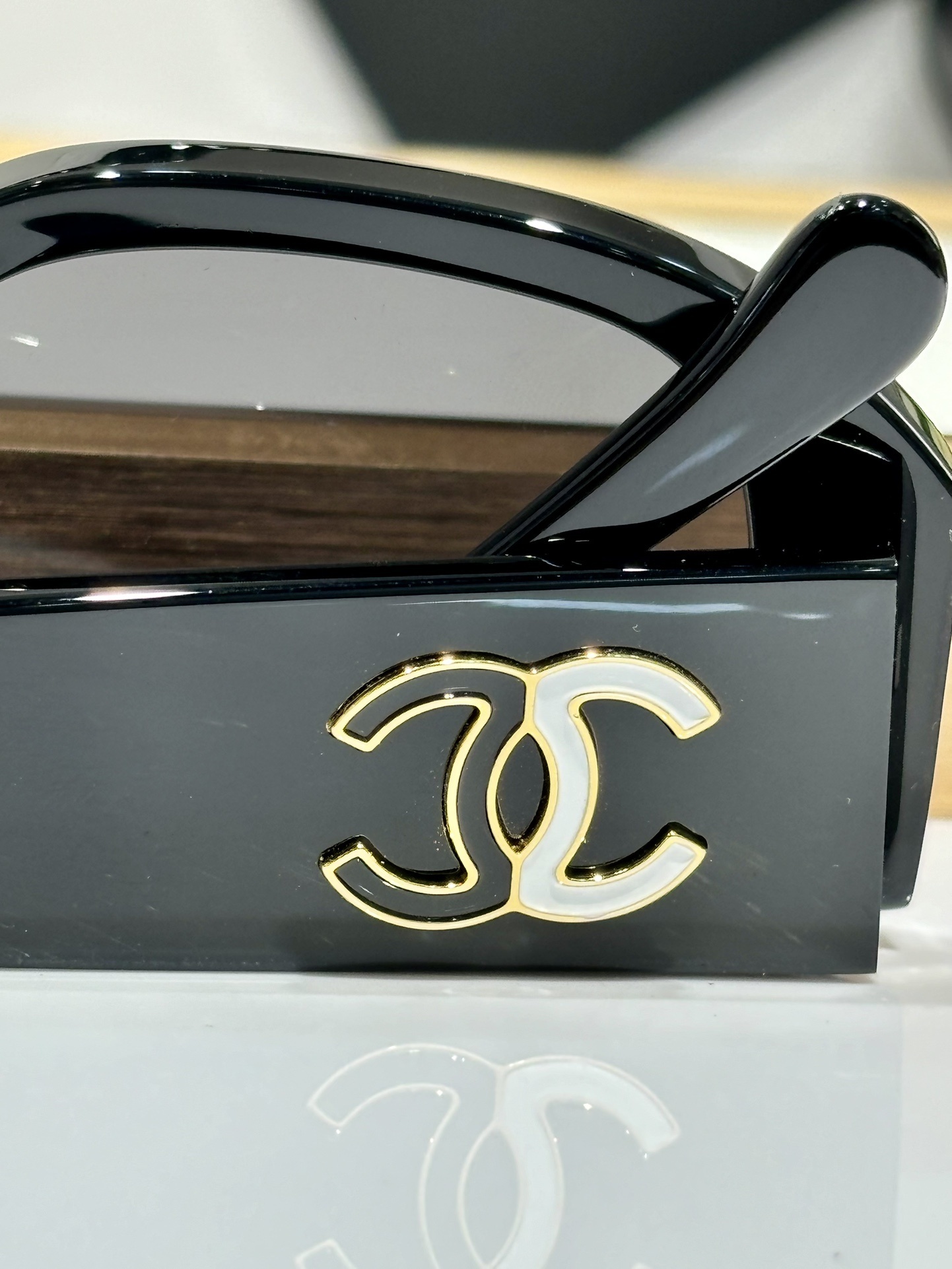Chanel Black Rectangular Sunglasses - Elegant Two-Tone CC Logo