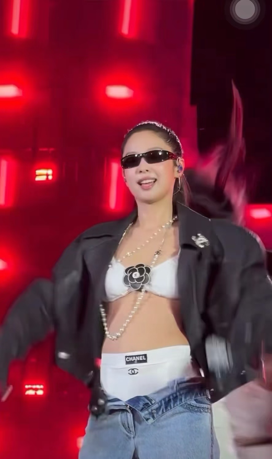 Jennie Style Iconic Black Leather Biker Jacket – K-Pop Stage Fashion