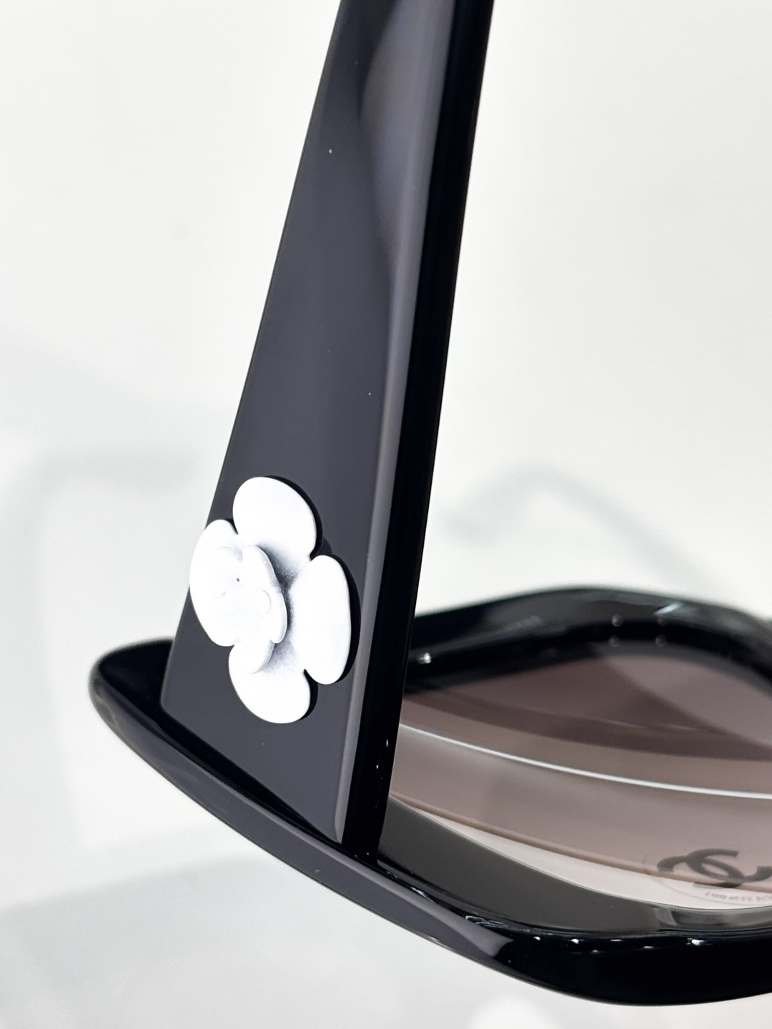 Chanel Luxury Square Sunglasses with White Camellia Detail - Black