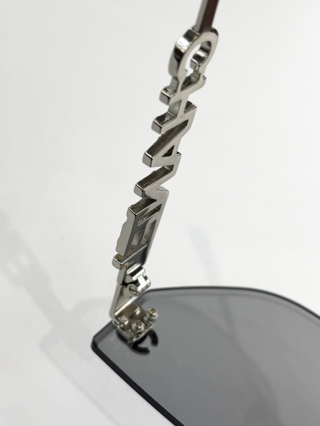 Luxury Crystal Lettered Cat-Eye Sunglasses - Elegant Tinted Eyewear