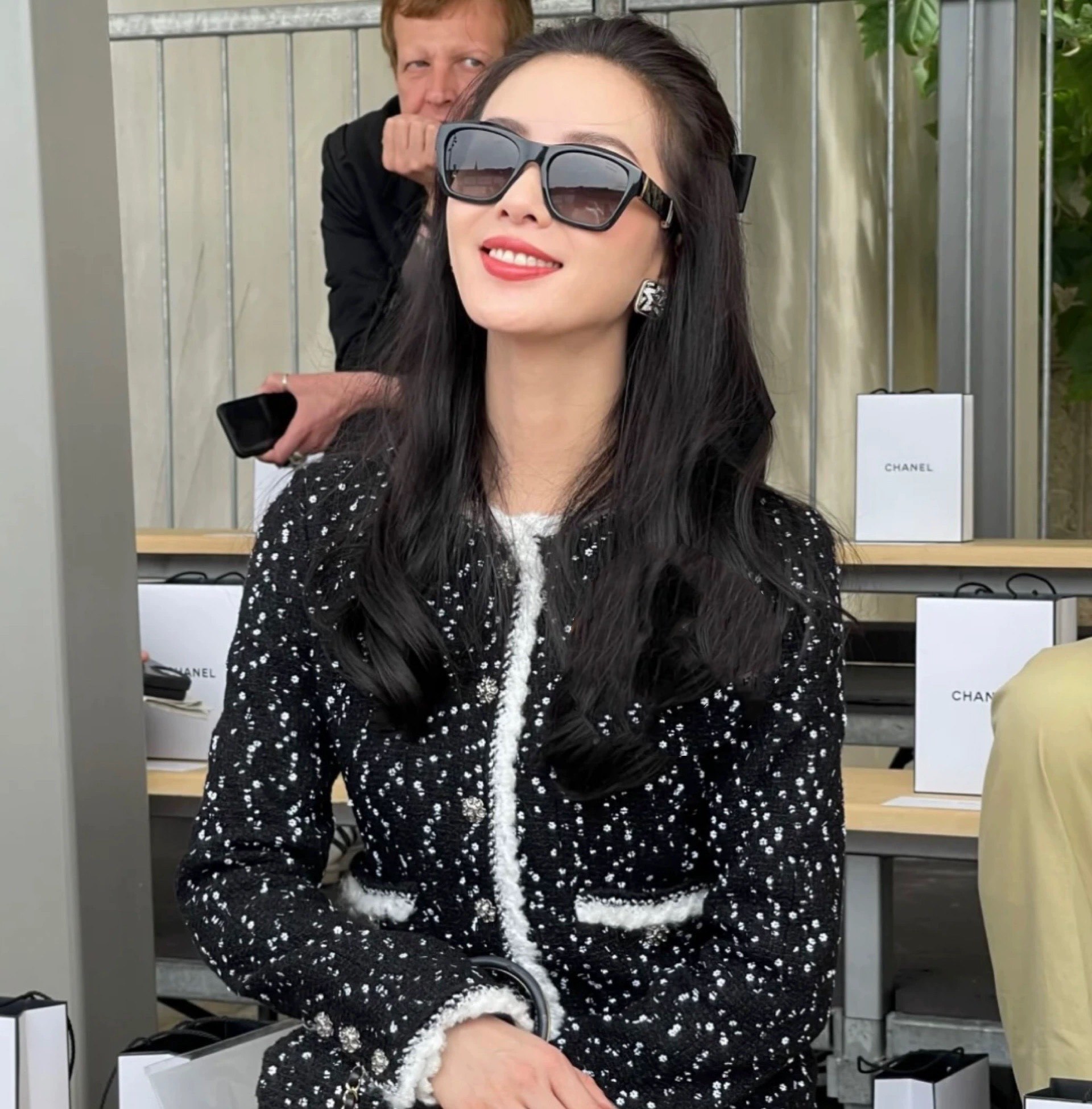 Luxury Women's Black and White Tweed Jacket - Classic Vintage Style