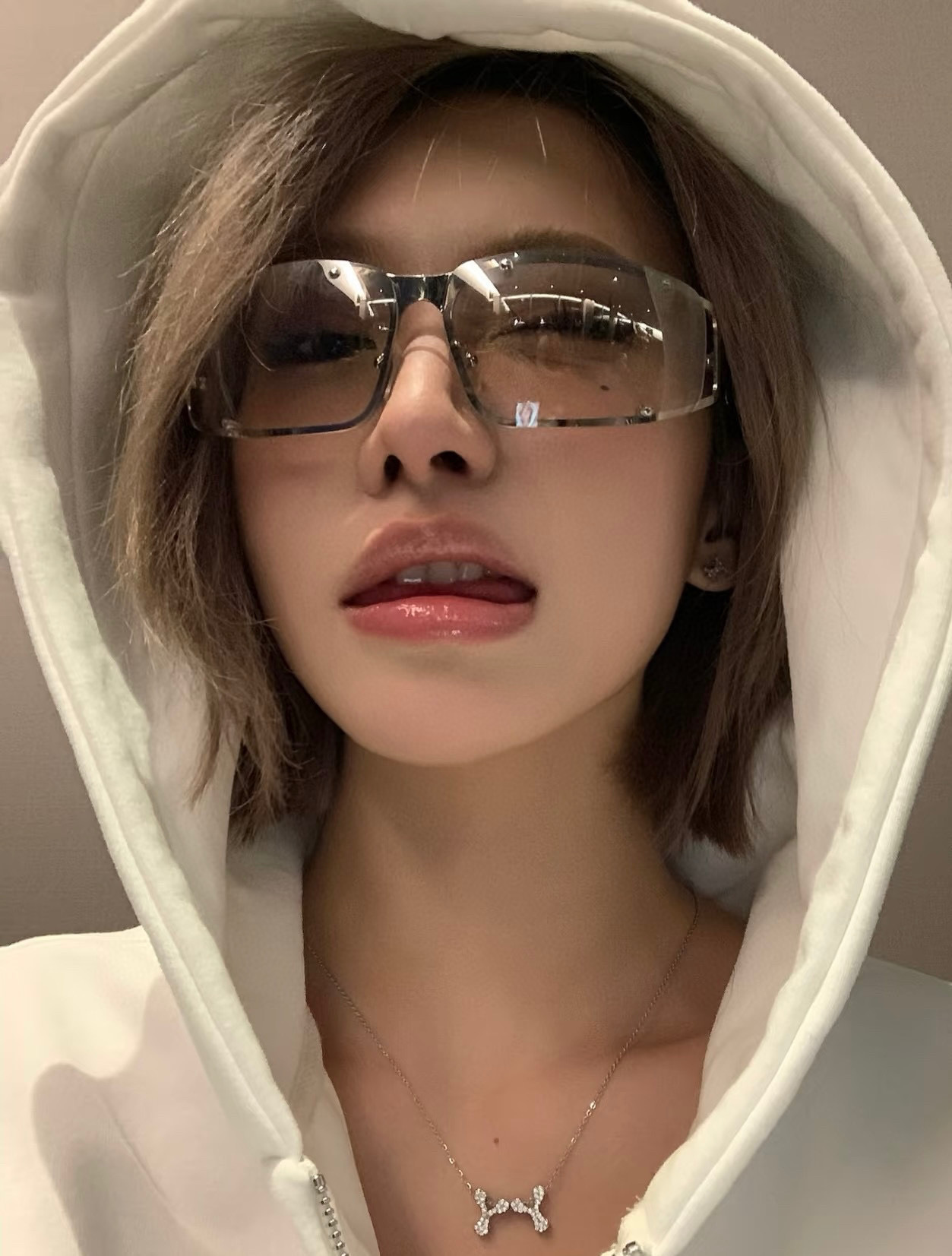 Y2K Futuristic Rectangular Sunglasses – Clear Tint Cyberpunk Eyewear