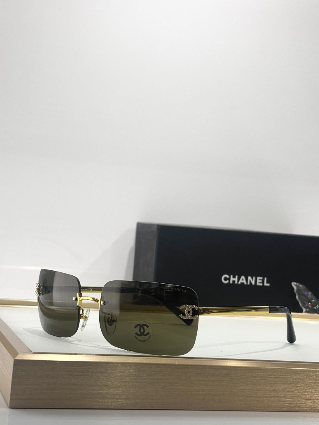 Luxury Chanel Rimless Sunglasses - Crystal CC Logo Gradient
