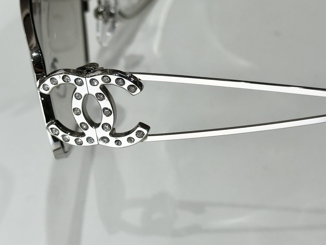 Vintage Y2K Rimless Sunglasses Luxury Rhinestone Wrap Around Shades