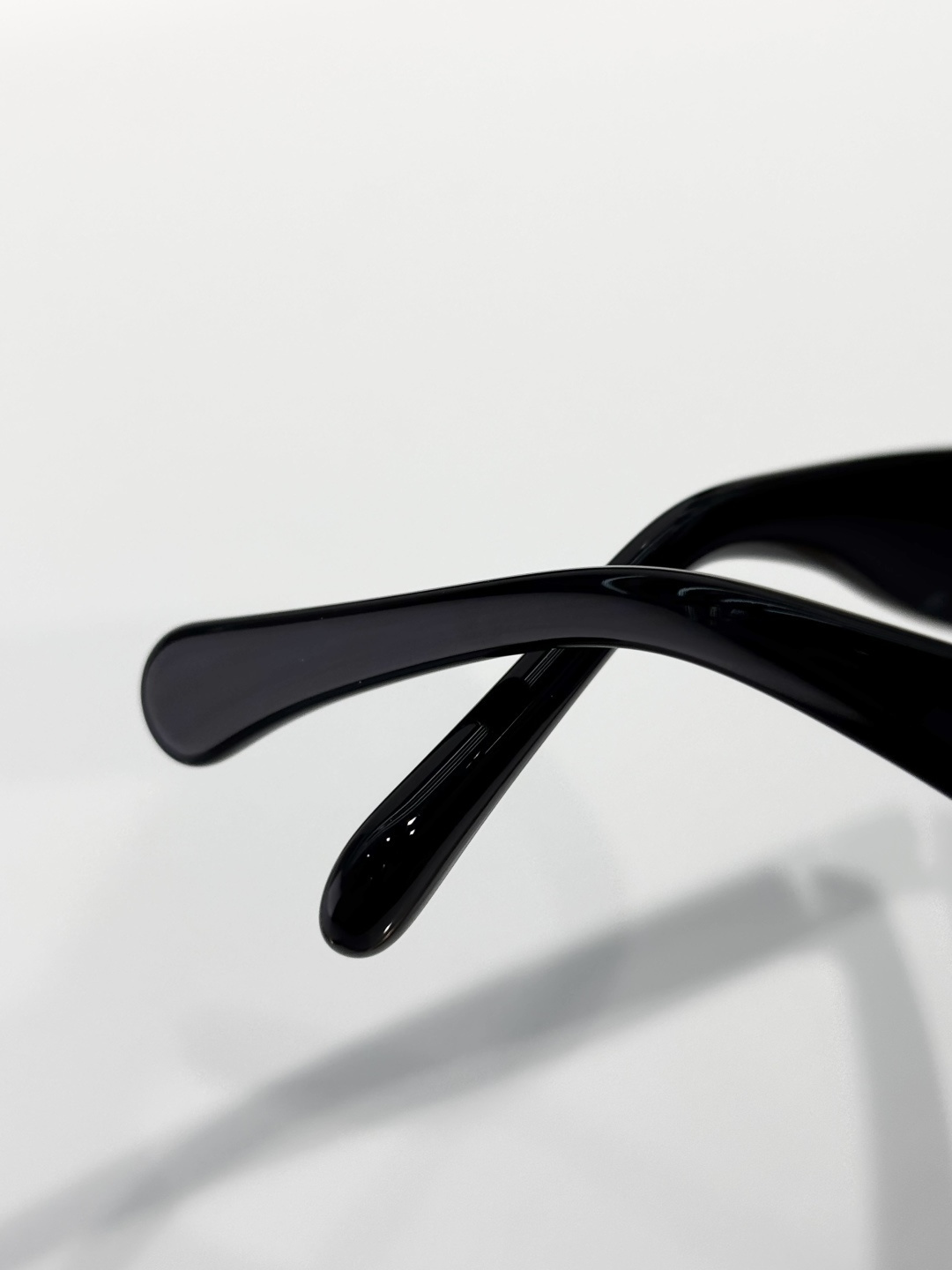 Chanel Oversized Cat-Eye Sunglasses Black Acetate with CC Logo