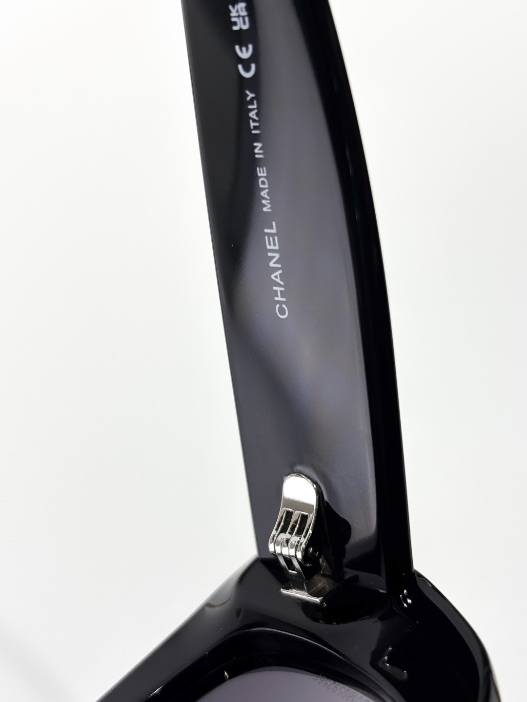 Chanel Oversized Cat-Eye Sunglasses Black Acetate with CC Logo