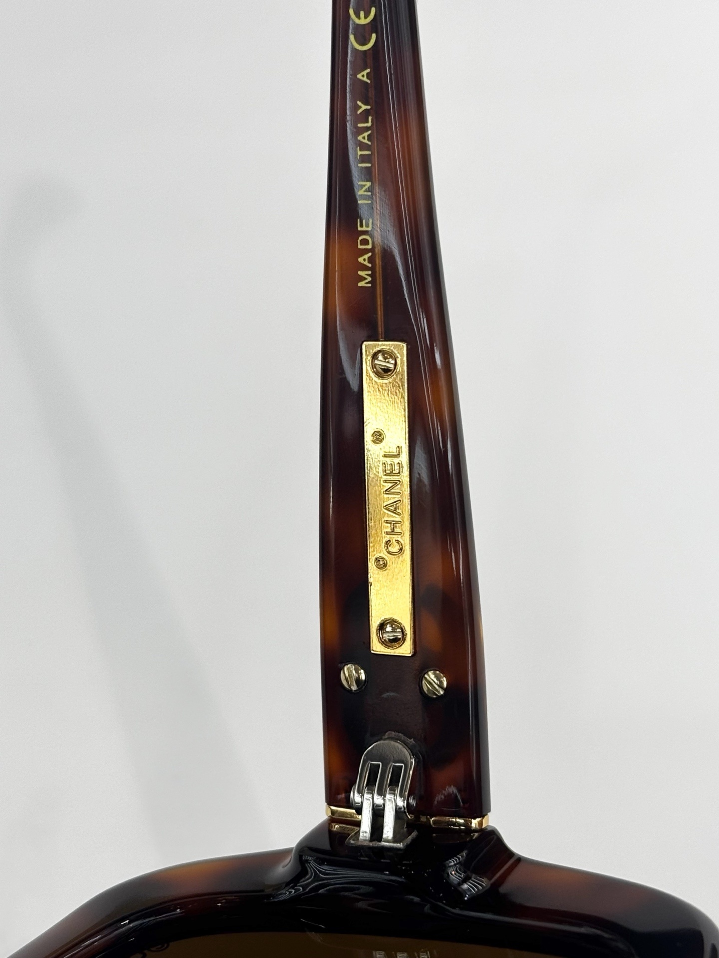 Elegant Oversized Square Sunglasses for Women - Luxury Designer Style