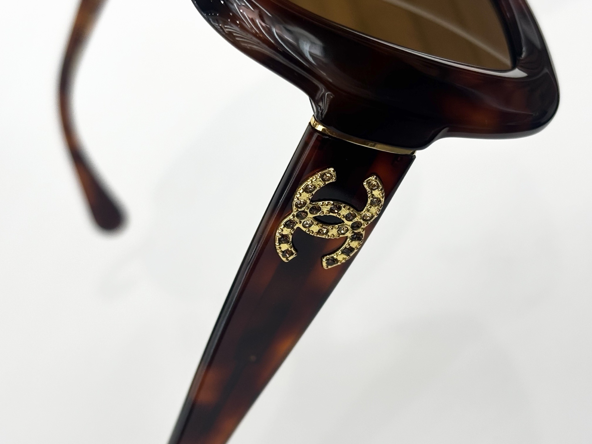 Elegant Oversized Square Sunglasses for Women - Luxury Designer Style