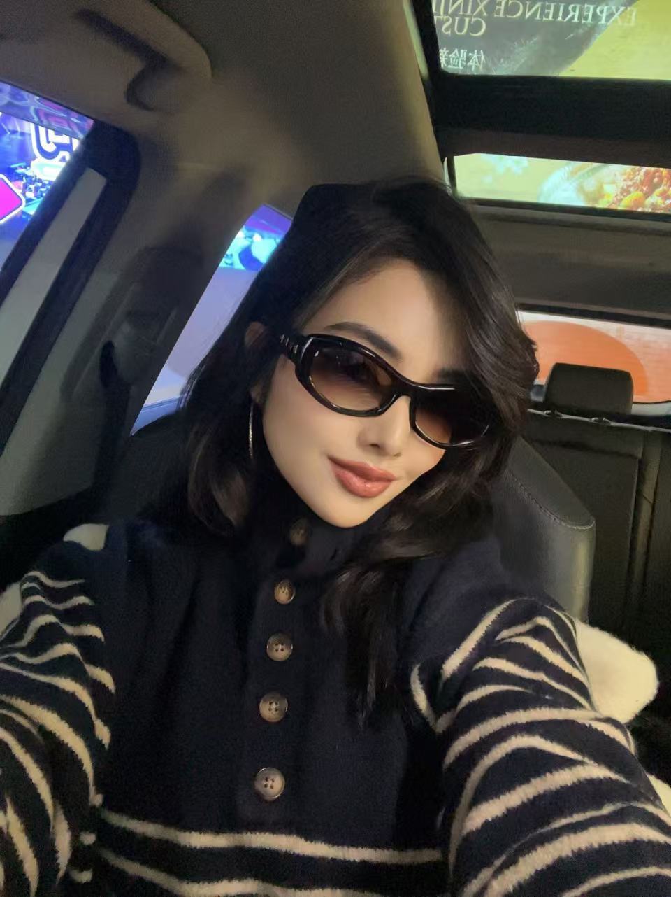 Chic Women's Oval Sunglasses - Vintage Designer Style UV Protection