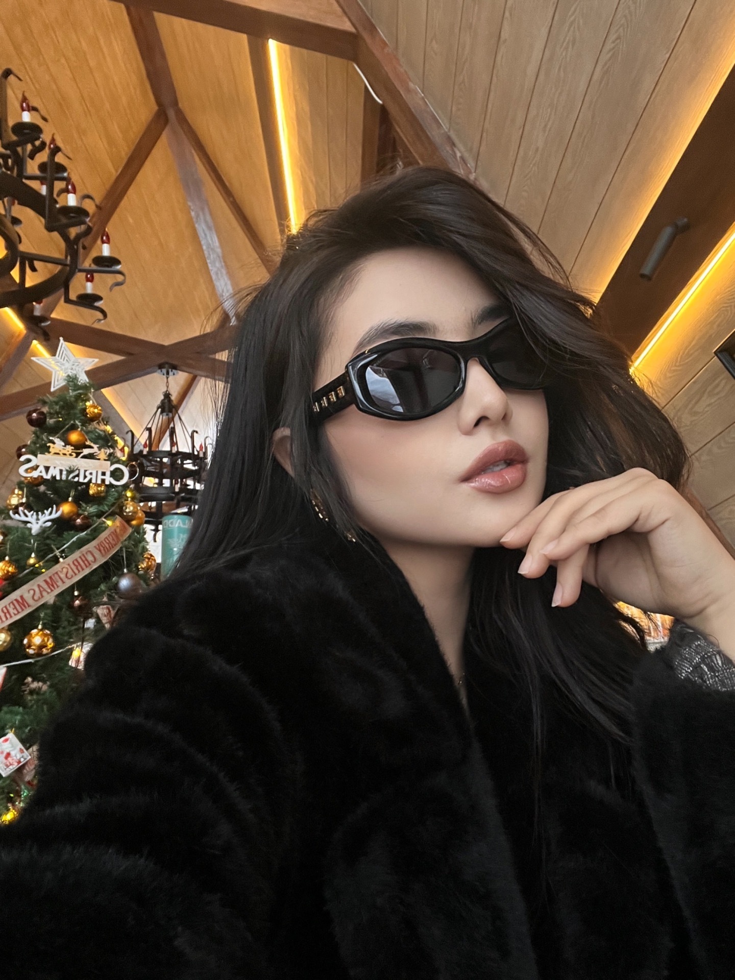 Chic Women's Oval Sunglasses - Vintage Designer Style UV Protection