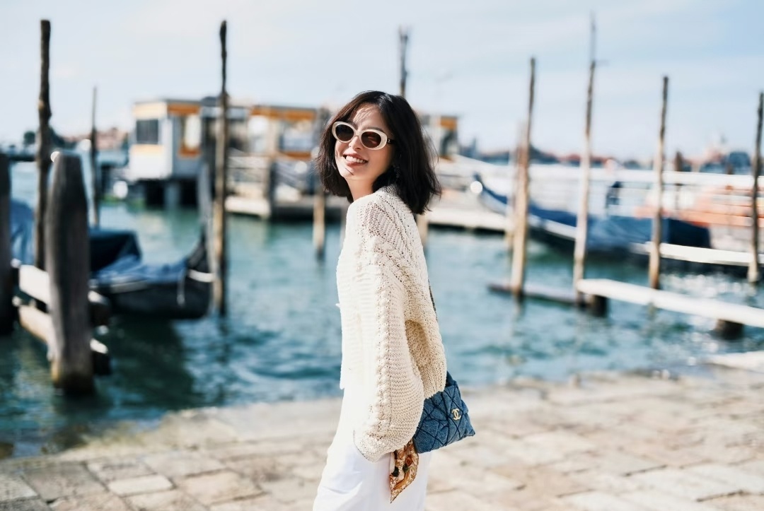 Women's Cream Chunky Knit Cardigan - Elegant Oversized Sweater