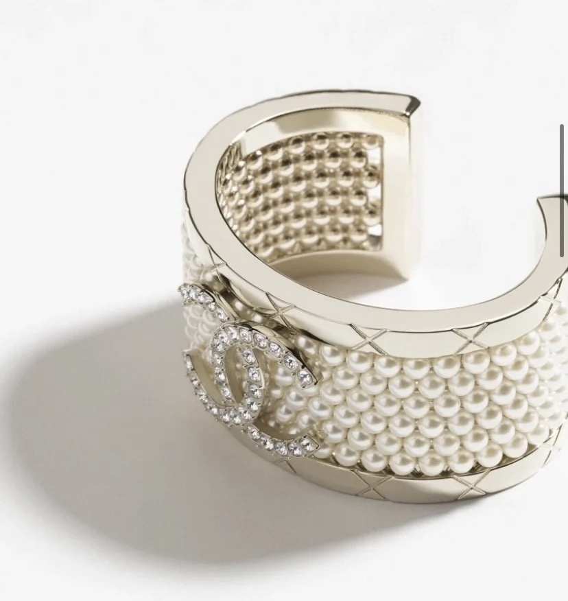 Chanel 2024/25 Metiers d'Art Pearl & Crystal Wide Cuff Bracelet Gold