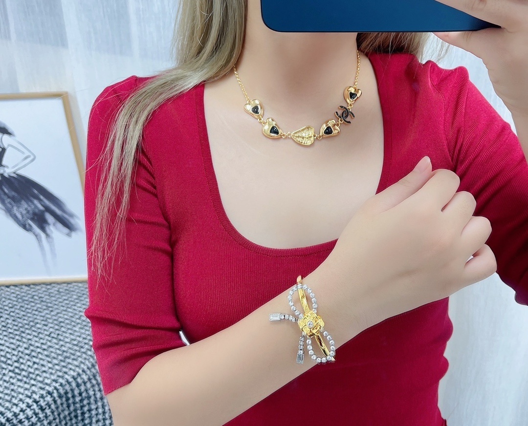 Chanel 2024/25 Métiers d'art Crystal Bow Bangle Gold Cuff