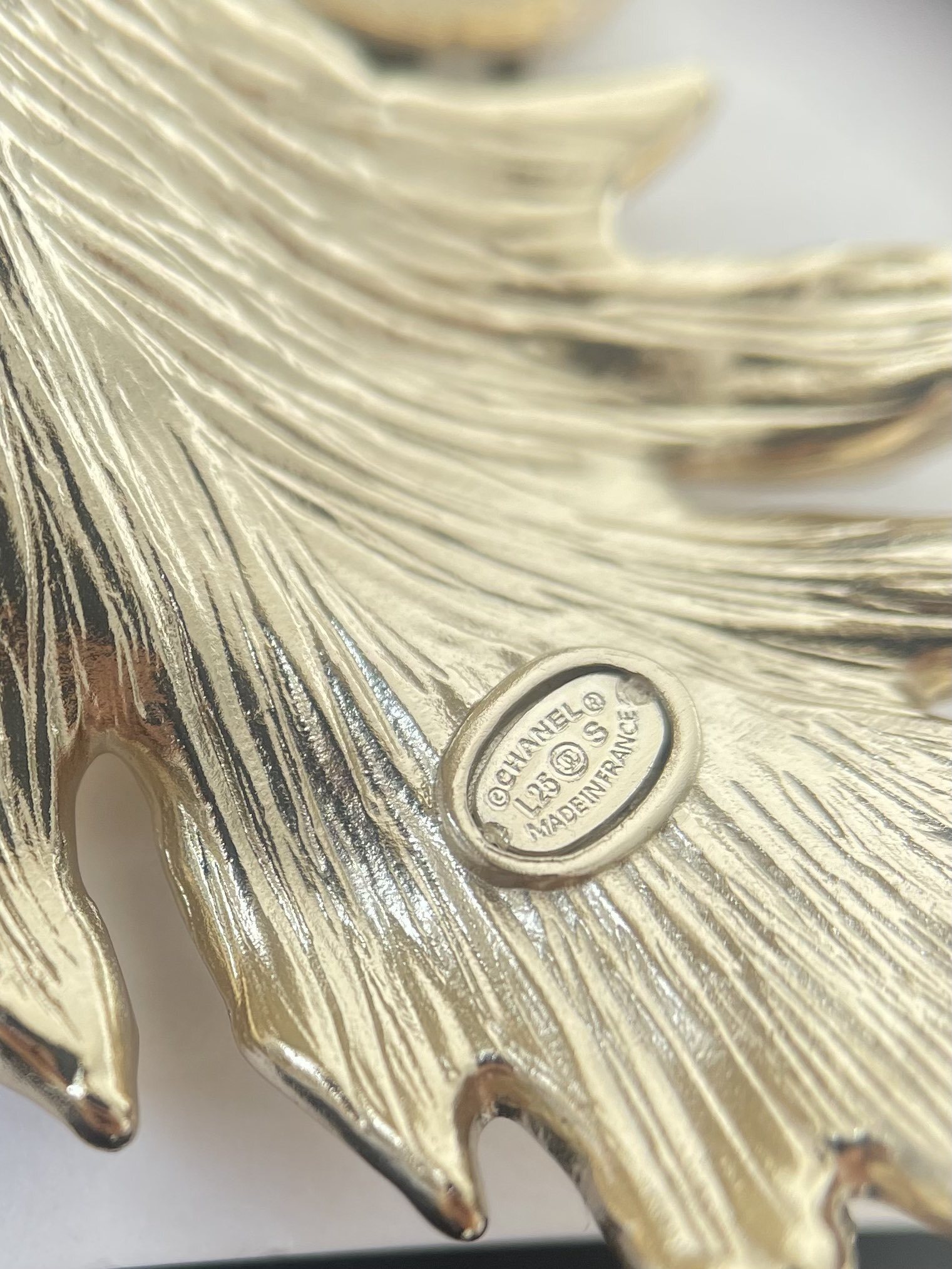 Chanel 2025 Spring/Summer Gold Leaf Wide Cuff Bangle with Crystals