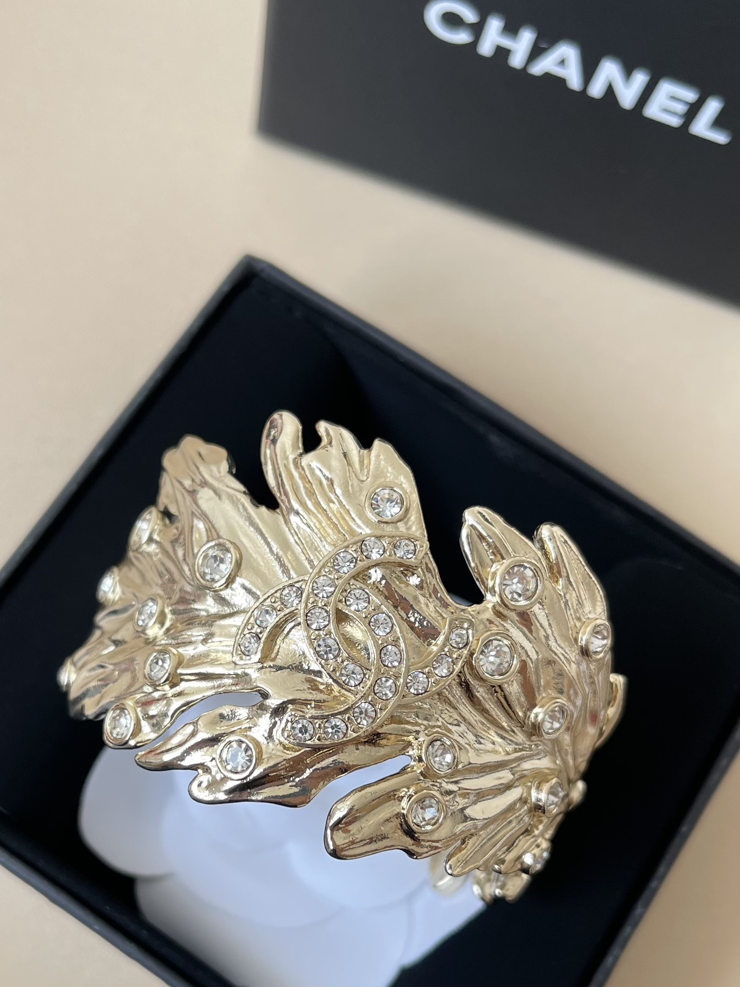 Chanel 2025 Spring/Summer Gold Leaf Wide Cuff Bangle with Crystals