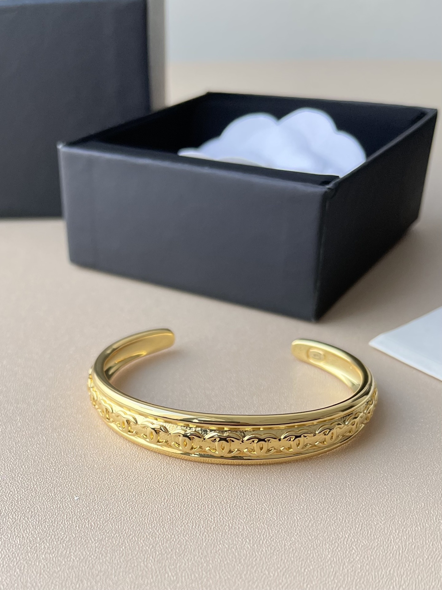Luxury Gold CC Logo Cuff Bracelet - Elegant Designer Jewelry Gift