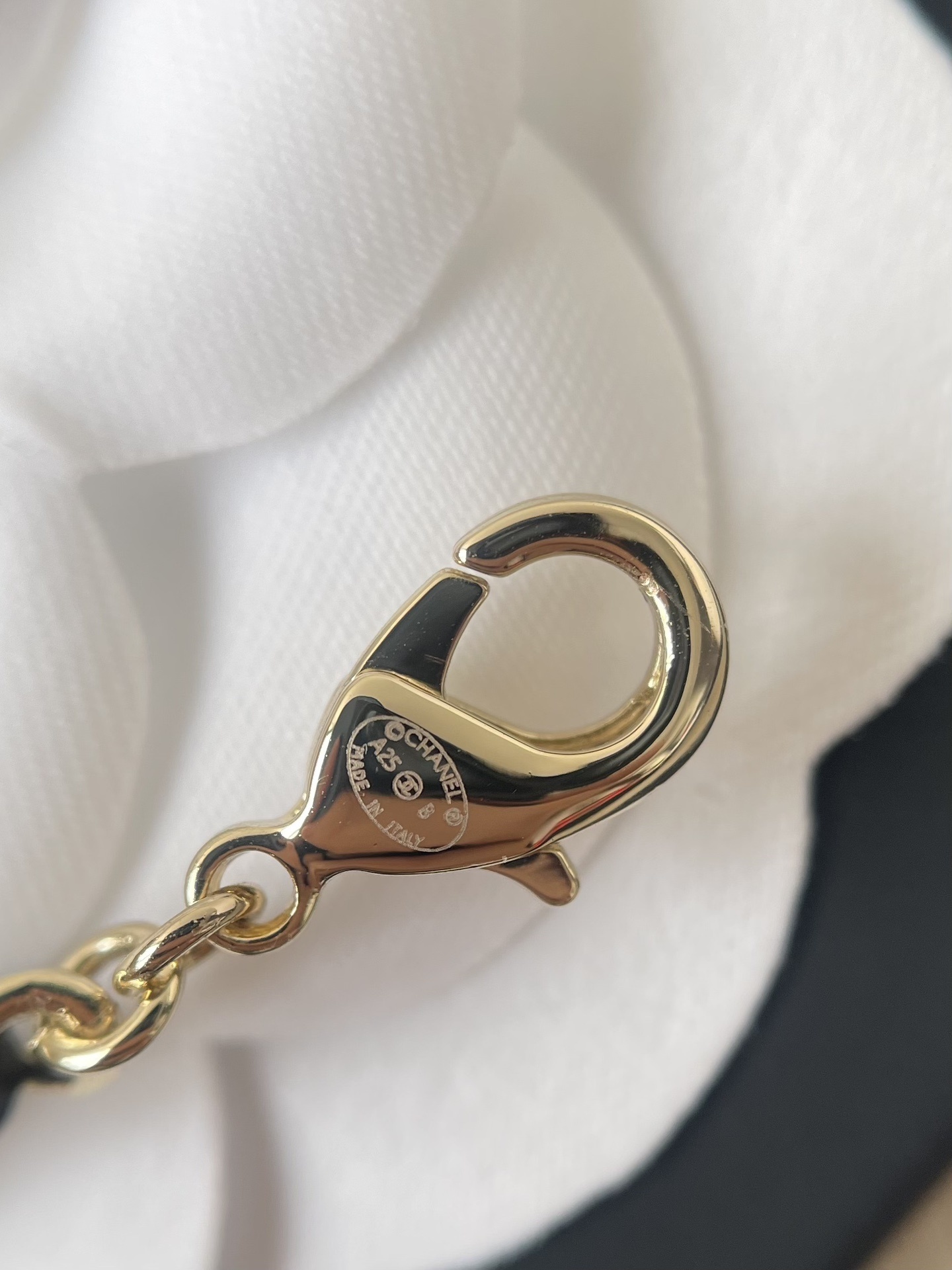 Luxury Gold Chain & Leather Interwoven Necklace with Crystal Logo