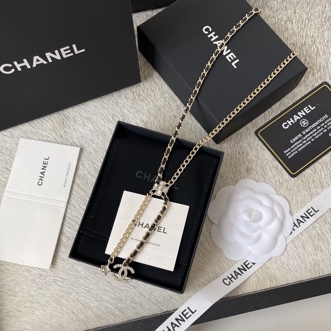 Luxury Gold Chain & Leather Interwoven Necklace with Crystal Logo