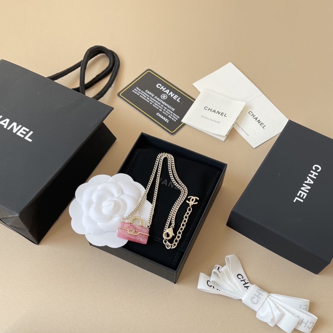 Luxury Pink Marble Handbag Pendant Necklace - Gold Chain Jewelry