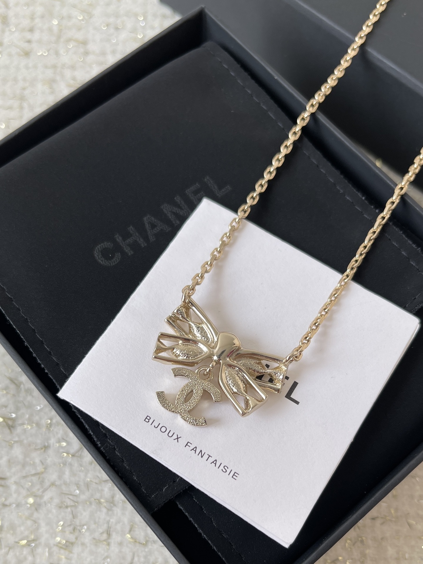 Luxury Gold Ribbon Bow Necklace with Crystal CC Logo Pendant