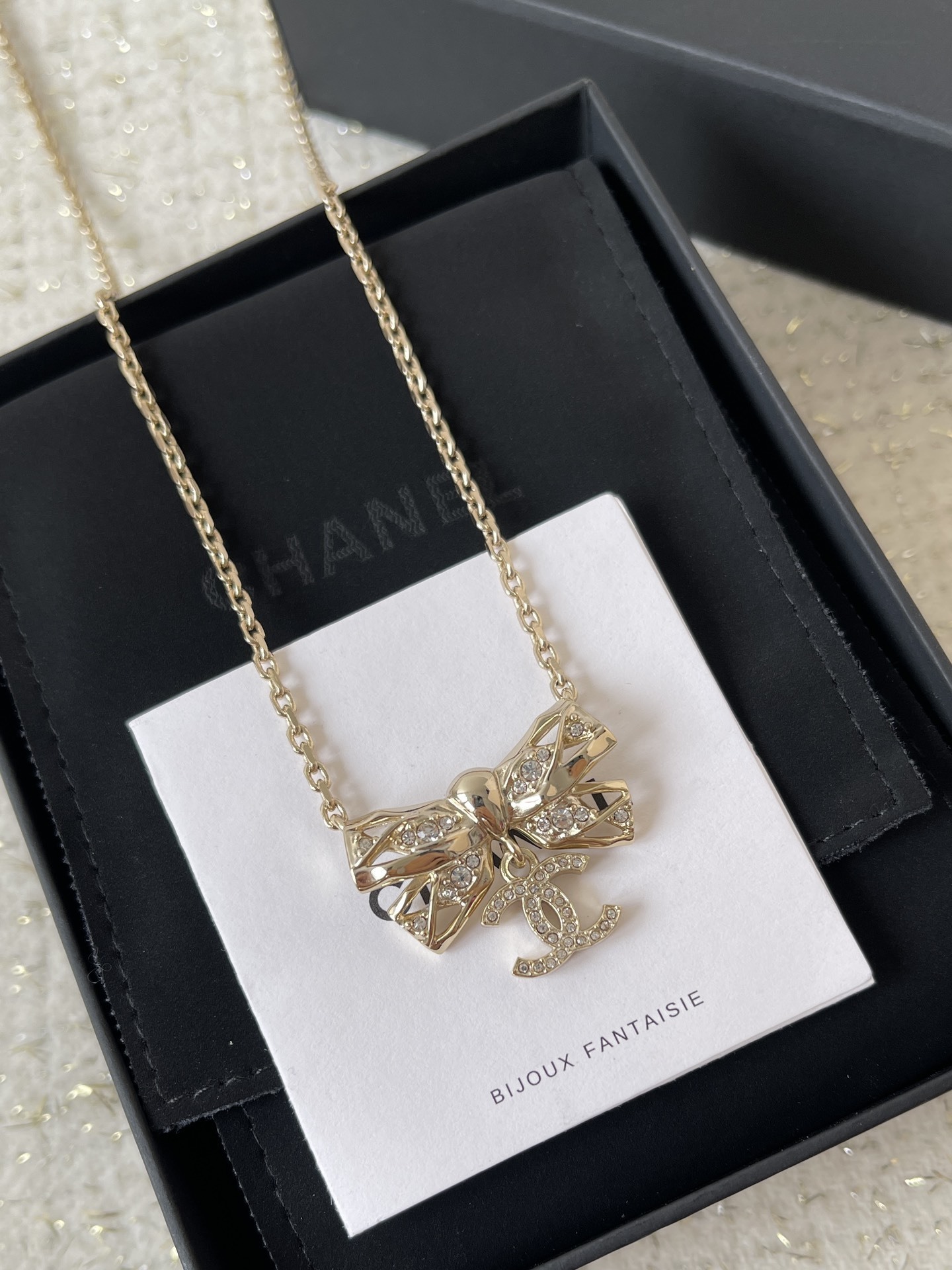 Luxury Gold Ribbon Bow Necklace with Crystal CC Logo Pendant