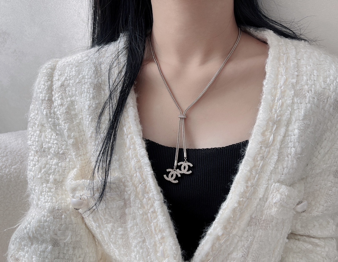 Elegant Chanel Double CC Crystal Pendant Necklace & Bracelet