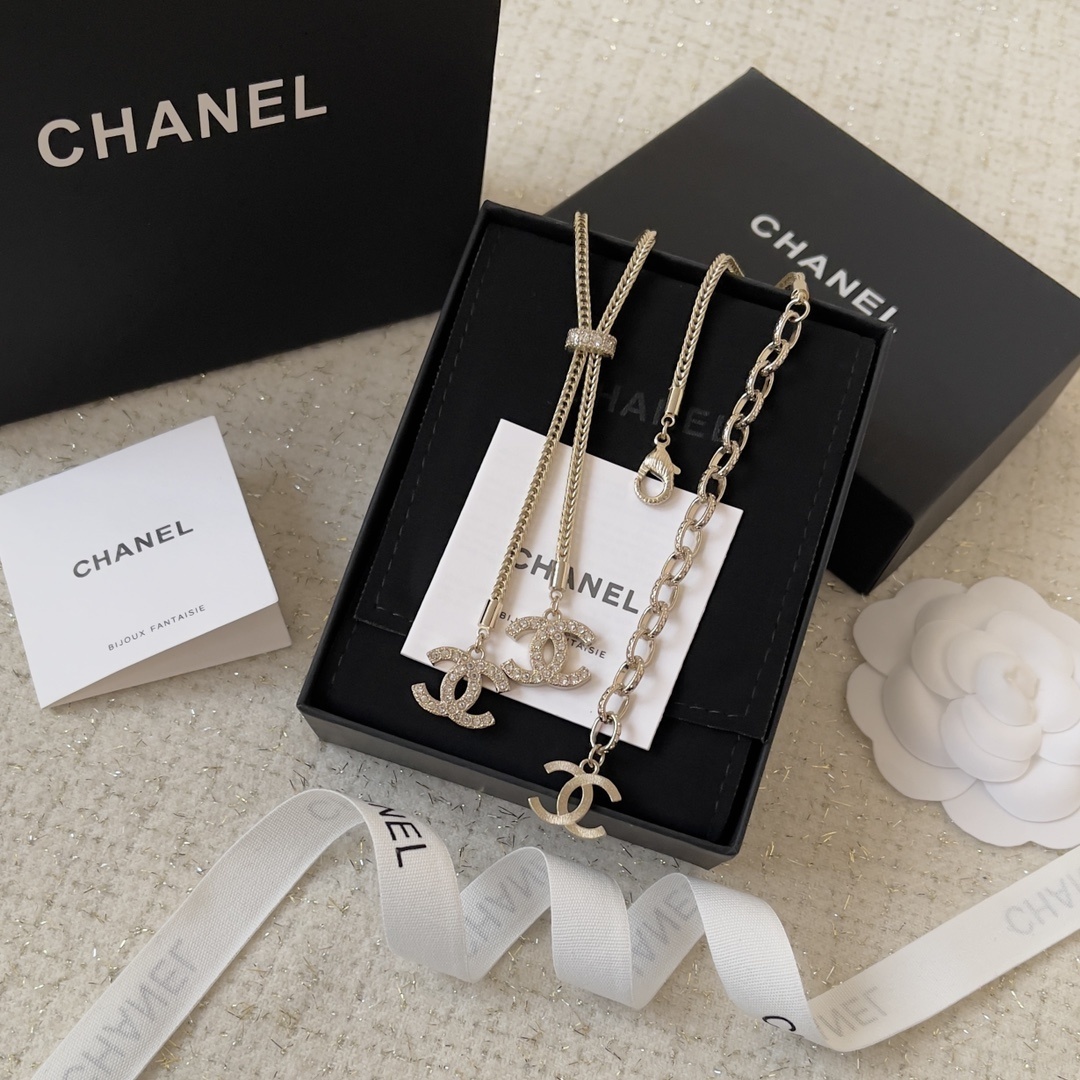 Elegant Chanel Double CC Crystal Pendant Necklace & Bracelet