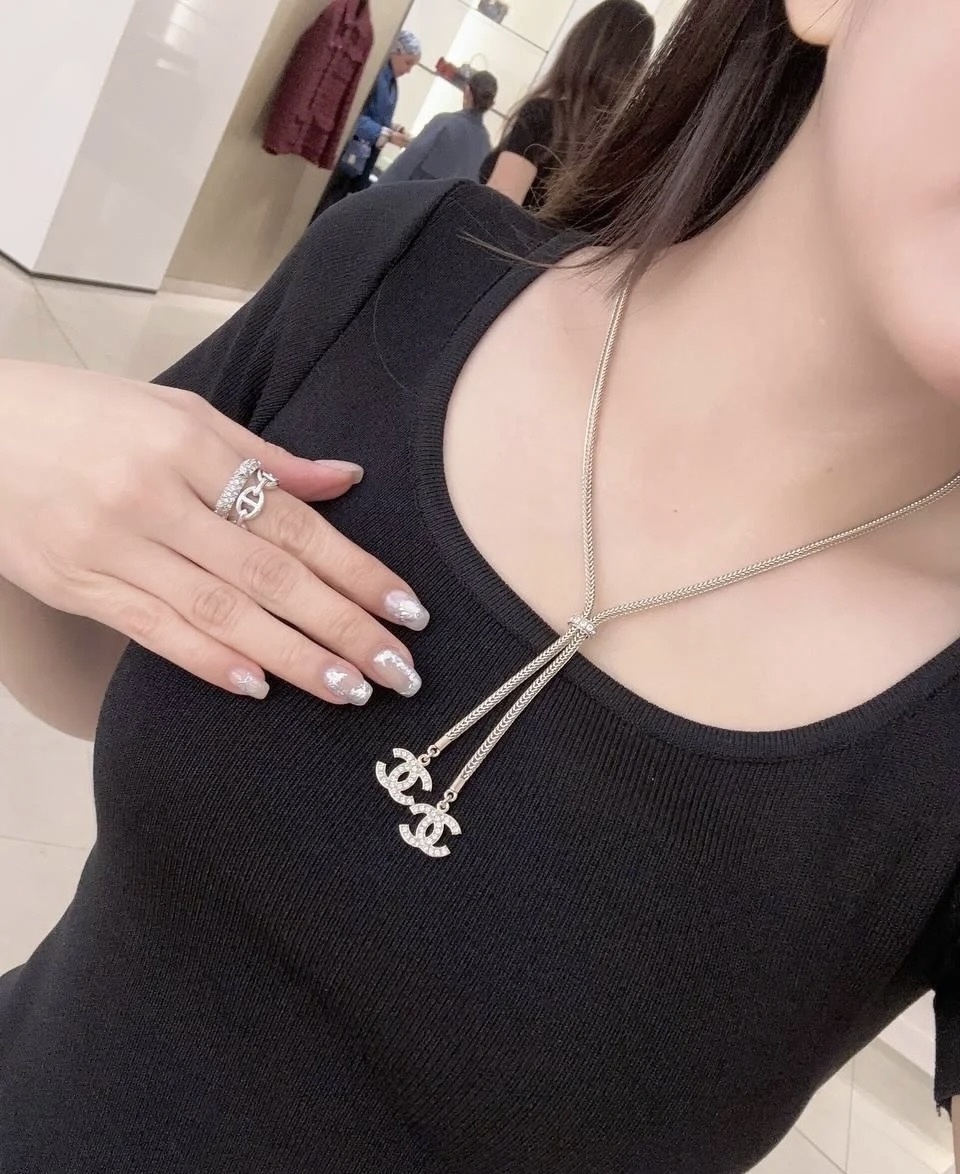 Elegant Chanel Double CC Crystal Pendant Necklace & Bracelet