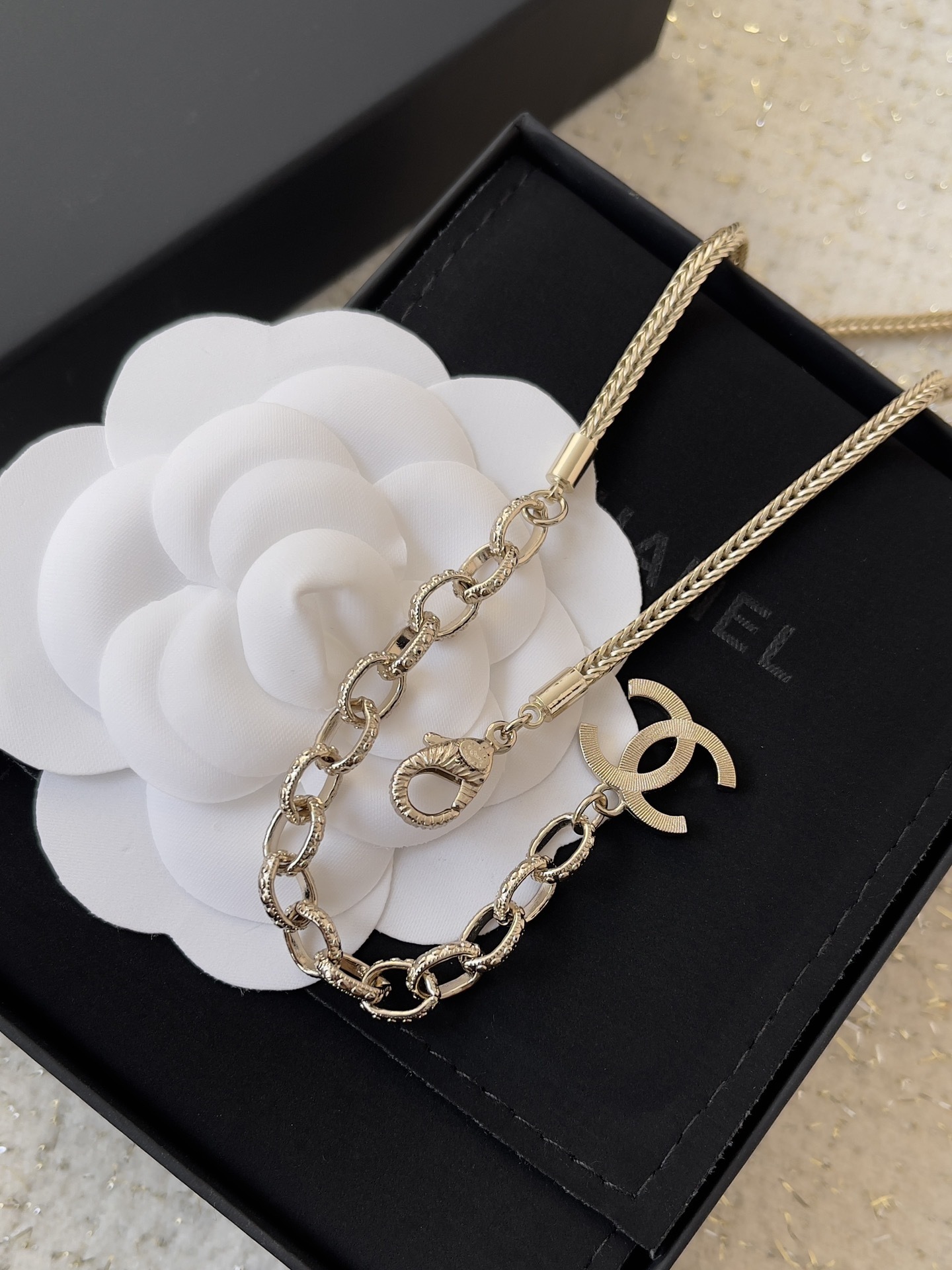 Luxury Chanel CC Logo Crystal Pendant Necklace & Bracelet Set